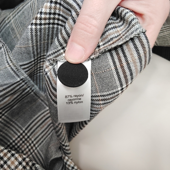 2 For 25$ Maurices Stylish Gray Plaid Vest - Picture 4 of 7